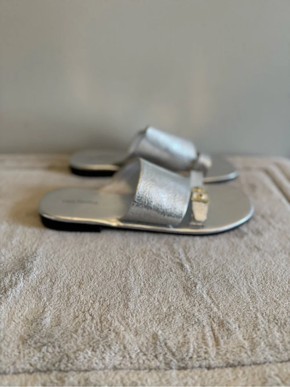 Free People Mila Metallic Silver Women’s Slide Sandals with Toe Strap NEW